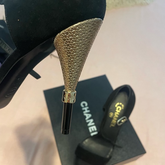 16b CHANEL Black Suede CC Logo Gold Heel Platform Sandals - Picture 4 of 10
